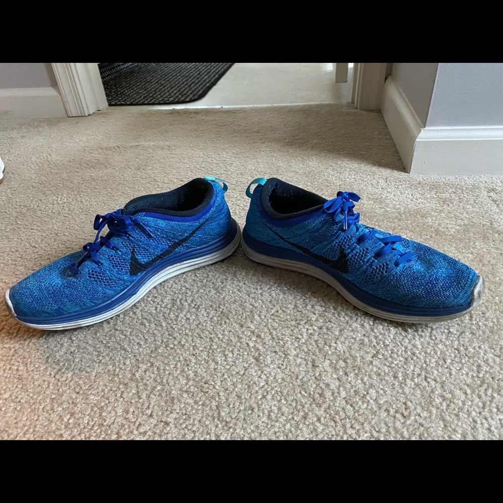 Mens Nike Flynit- SIZE: MENS 9